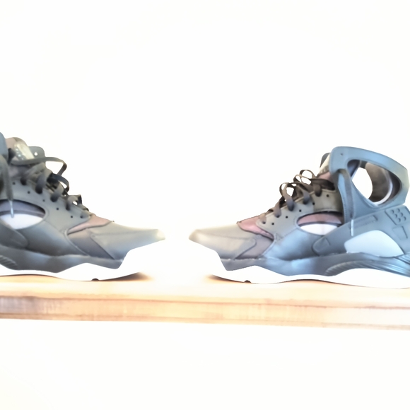 Nike Hurache Basketball Shoes - Picture 4 of 4